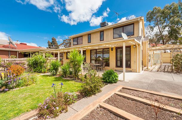 76 Ravenhill Boulevard, Roxburgh Park