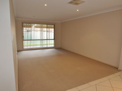 11 Hastings Court, Dubbo
