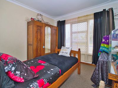 18 Liverpool Street , Shoalwater