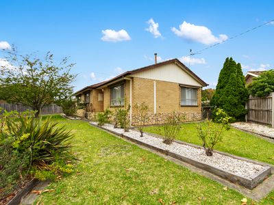 6 Indra Court, Sale