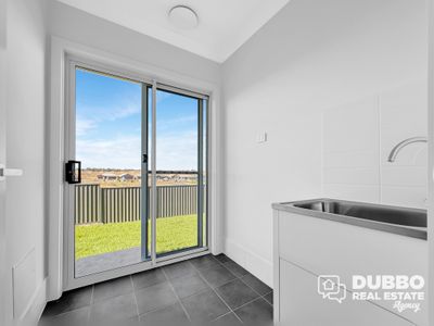 66 Cove Circuit, Dubbo