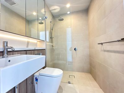 1642 / 9 Maple Tree Road, Westmead