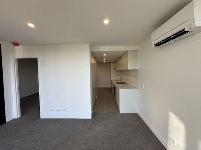 409 / 11 Launceston Street, Phillip