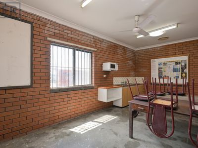25 Dooley Street, Naval Base