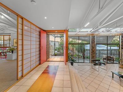 24 Balis Street, Holland Park West