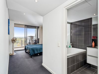 806 / 96 Bow River Crescent, Burswood