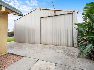 16 Phillip Crescent, Sale