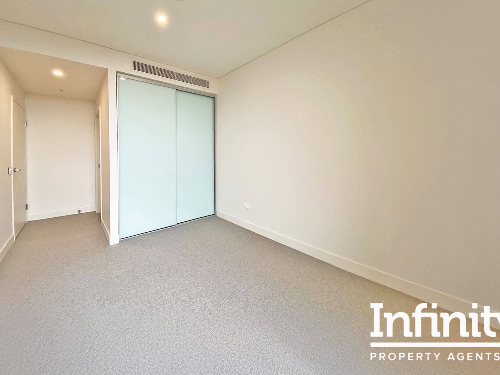 604 / 14 HILL ROAD, Wentworth Point