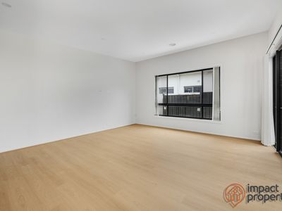 38 Pat Lovell Crescent, Whitlam