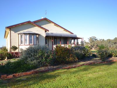 749 Burnewang Road, Elmore