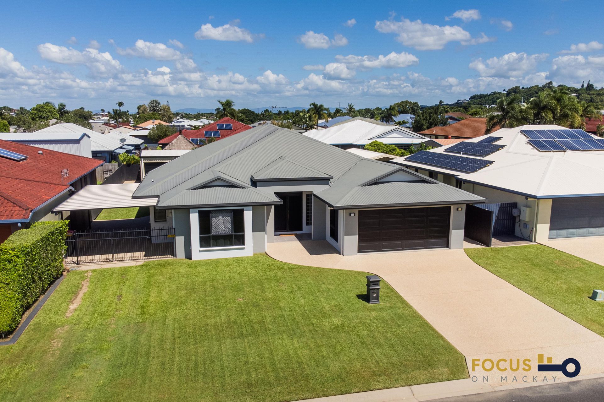 15 Centennial Drive, Glenella