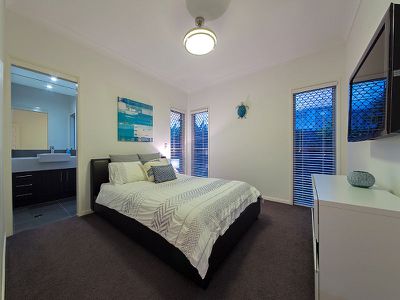 24 Feathertail Pl, Wakerley