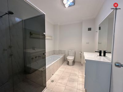 15 / 2 Riverpark Drive, Liverpool