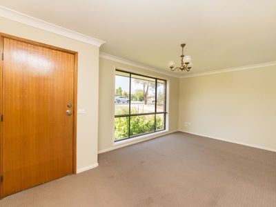 9 Bass Place, Dubbo