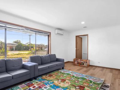 4 Oshannessy Street, Pakenham