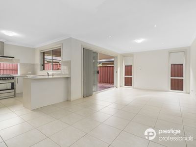 15 Fairway Close, Moorebank