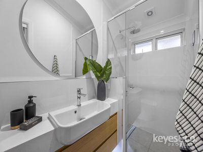11 Kenilworth Avenue, Hyde Park
