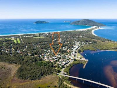 16 Mermaid Avenue, Hawks Nest