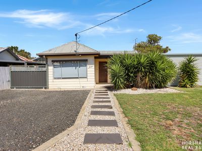 21A Bradshaw Street, Horsham