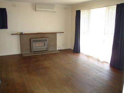 15 Newton Avenue, Bell Post Hill