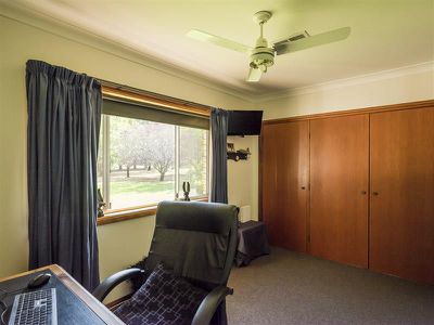 9 Hillview Lane, Eugowra