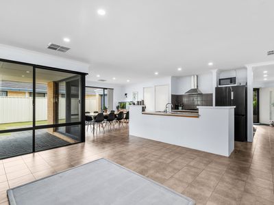 34 Limbee Glade, Huntingdale