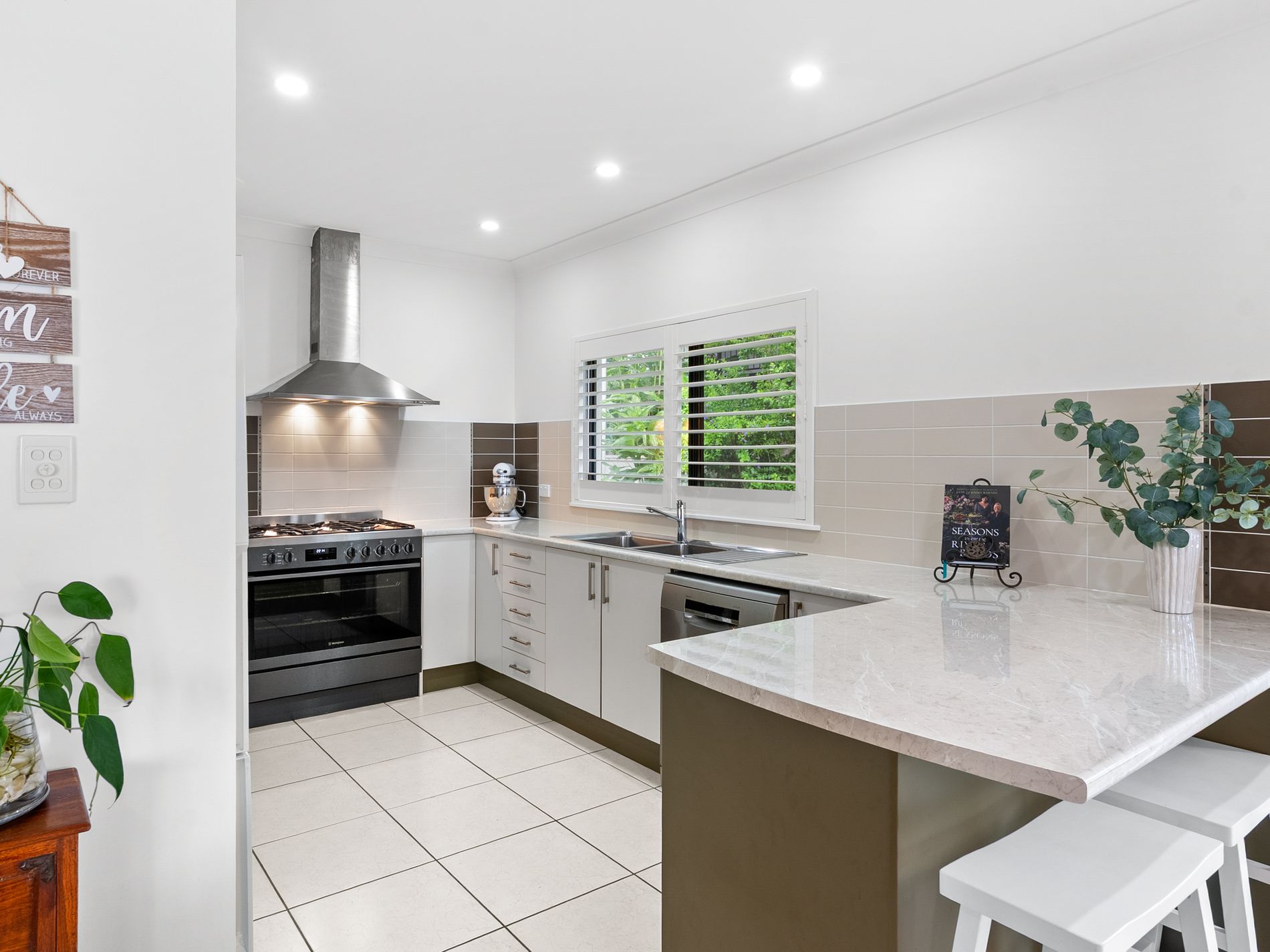 18 Travolta Close, White Rock