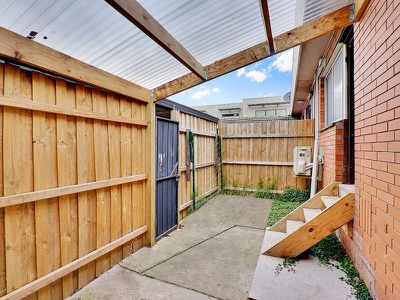 1 / 136 Hoffmans Road, Essendon