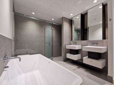 1903 / 260 Spencer Street, Melbourne