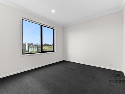 7 Zagros Street, Clyde North