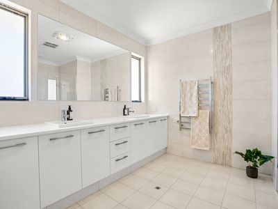 43 Holloways Ridge, Secret Harbour