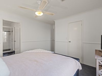 2 Stenton Gardens, Kinross