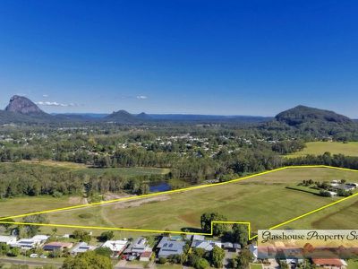 29 Roberts Road, Glass House Mountains