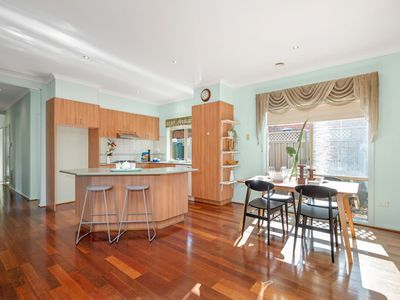 17 Stringybark Close, Manor Lakes