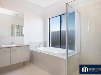 34 Canmore Street, Cranbourne East
