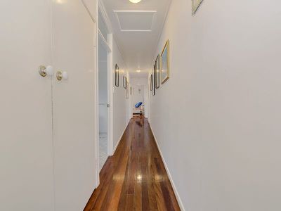 12 Sunningdale Avenue, Rochedale South