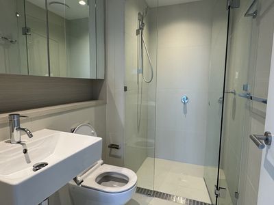 3404 / 628 Flinders Street, Docklands
