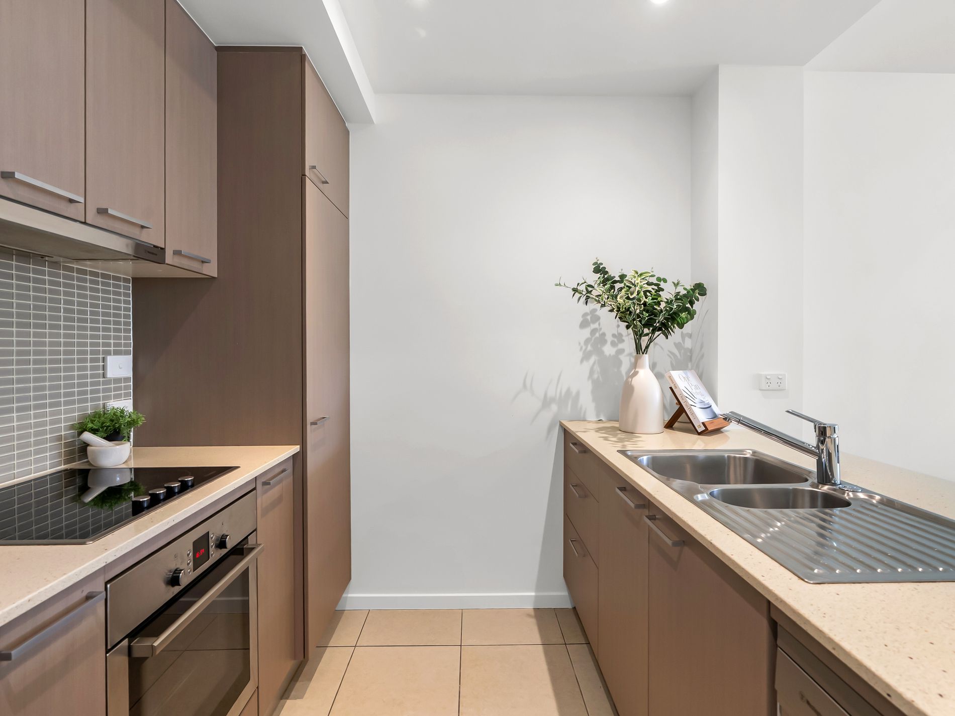 204 / 174-180 Grafton Street, Cairns City