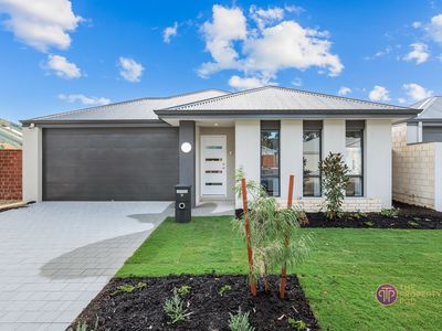 19 Flannigan Approach, Champion Lakes