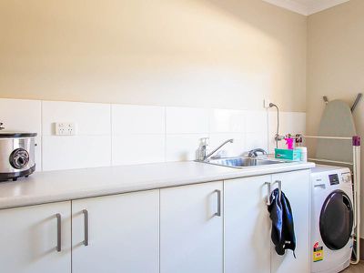 20 Homestead Ramble, Newman