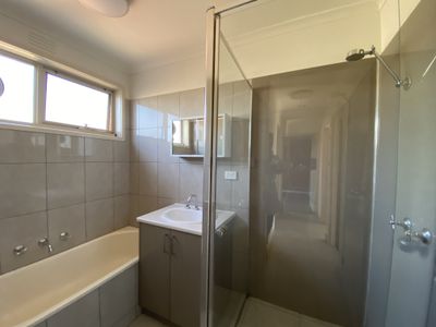4 / 102 Synnot Street, Werribee