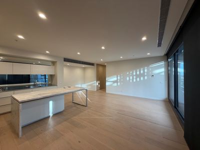 1102 / 18 Lilydale Grove, Hawthorn East