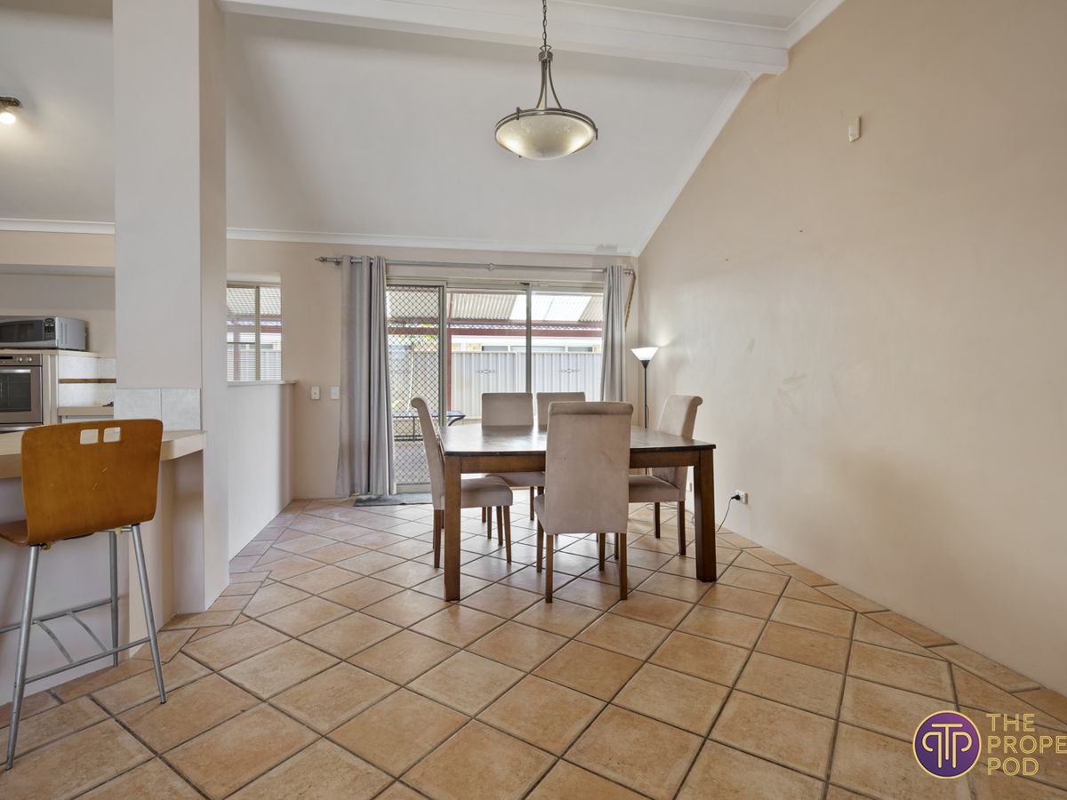 12 Waterlily Close, Huntingdale