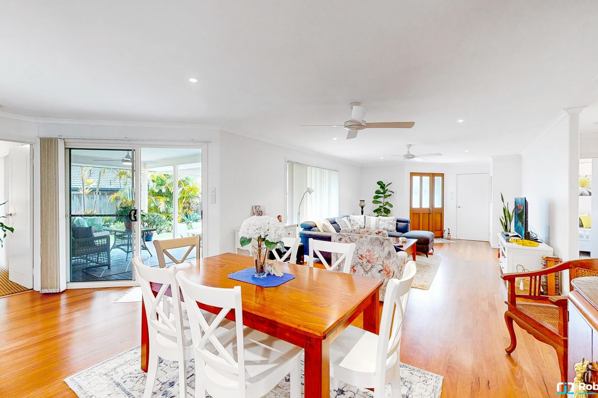 11 Hoylake Court, Tewantin