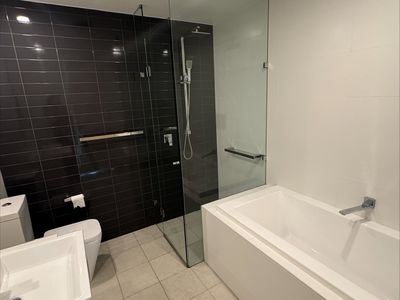 501 / 3 Grand Court, Fairy Meadow