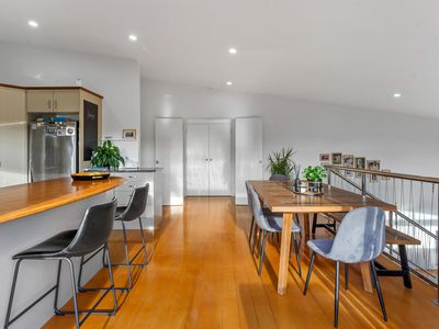 20 Admirals Court Drive, Greenhithe