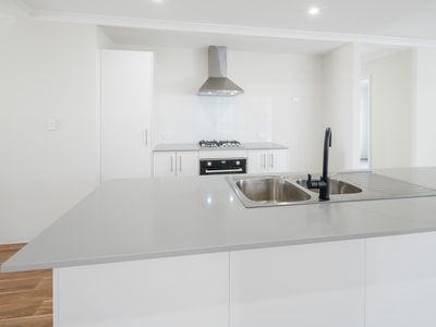 33 Cara Way, Wattle Grove