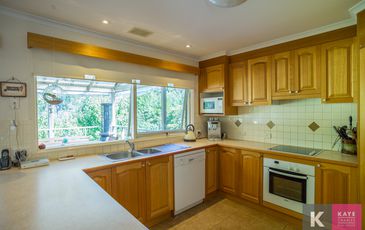 1 Lenne Road, Beaconsfield Upper