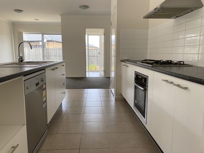6 Surrey Grove, Point Cook