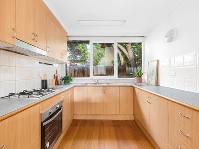 8/204 Ballarat Road, Footscray